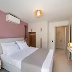 Rizomata Luxury Villa *