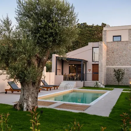 Rizomata Luxury וילה