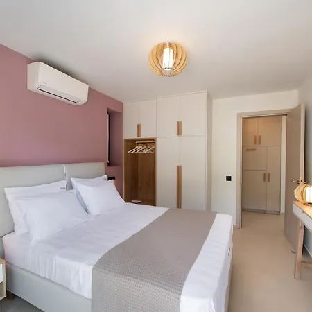 Rizomata Luxury Vilă *