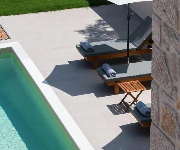 Rizomata Luxury Villa *